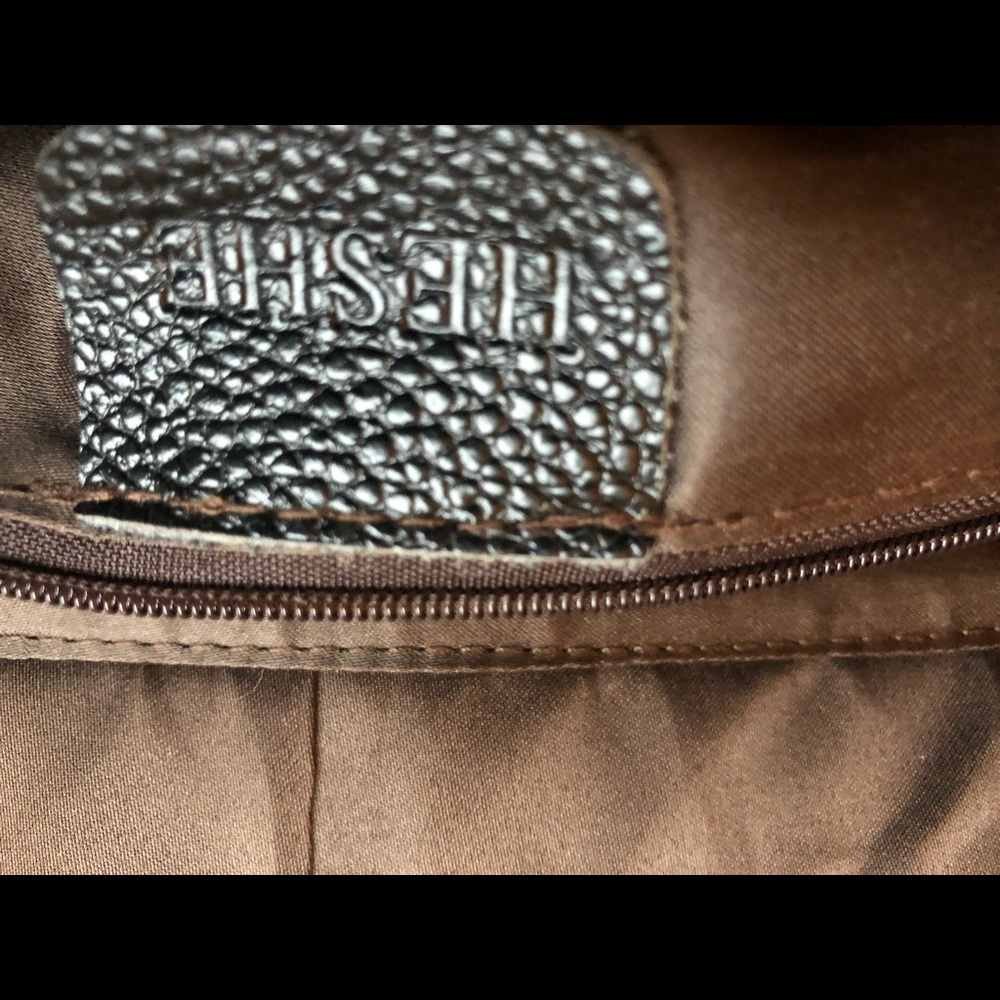HeShe Handbag - Picture 6 of 6